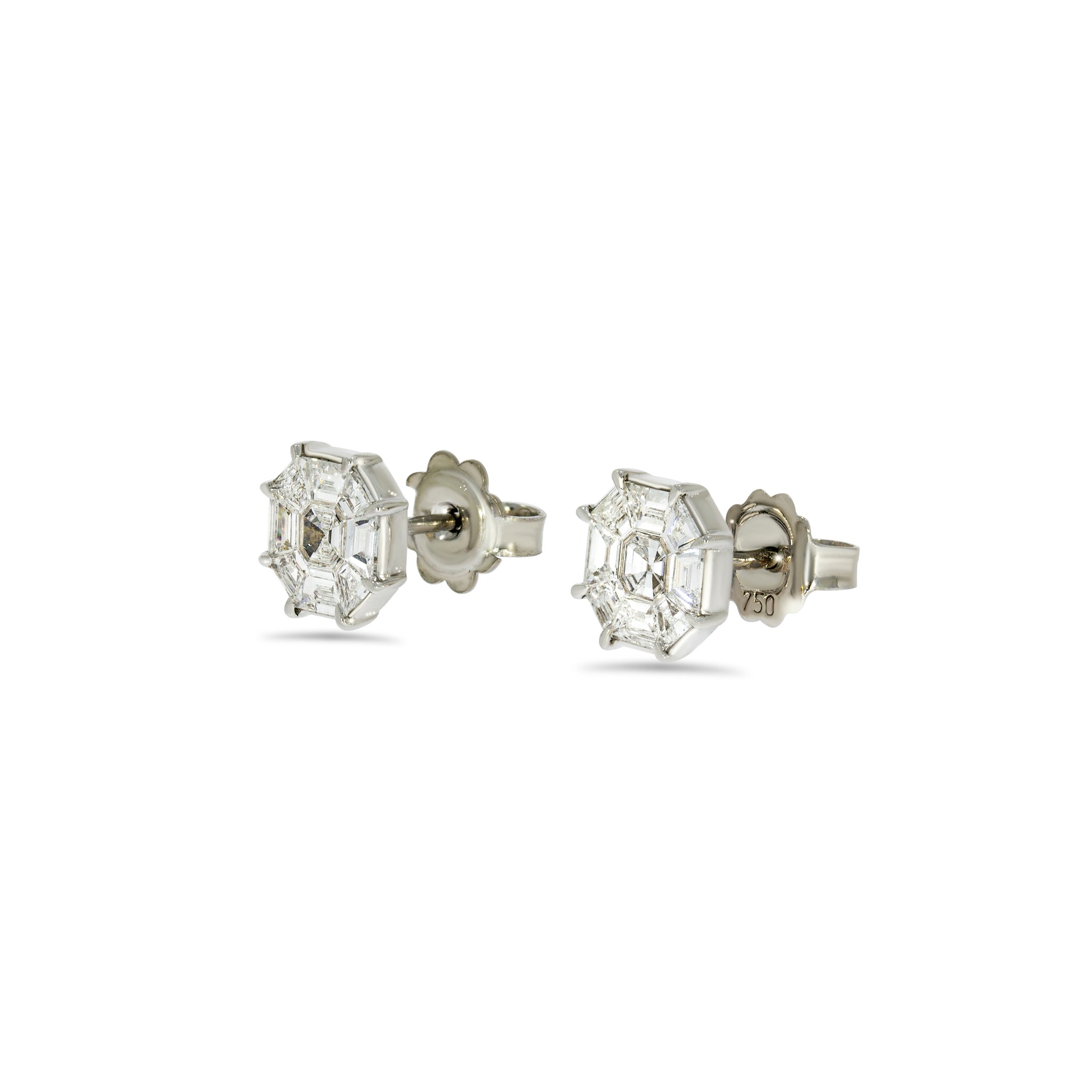 Incredible square cut diamonds, invisible setting, on 18k white gold Stud Earrings. a delightful gift for yourself or a loved one.