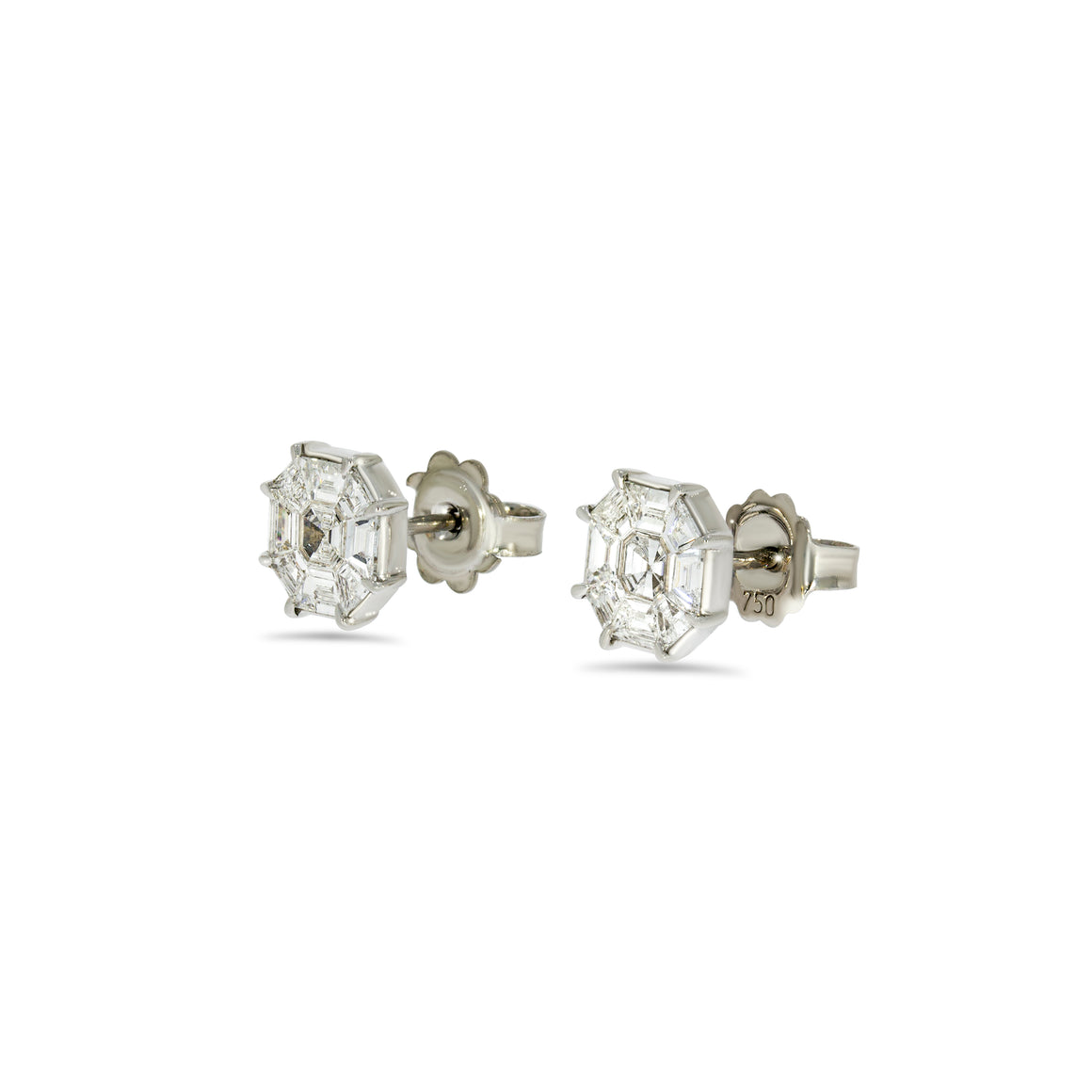 Incredible square cut diamonds, invisible setting, on 18k white gold Stud Earrings. a delightful gift for yourself or a loved one.