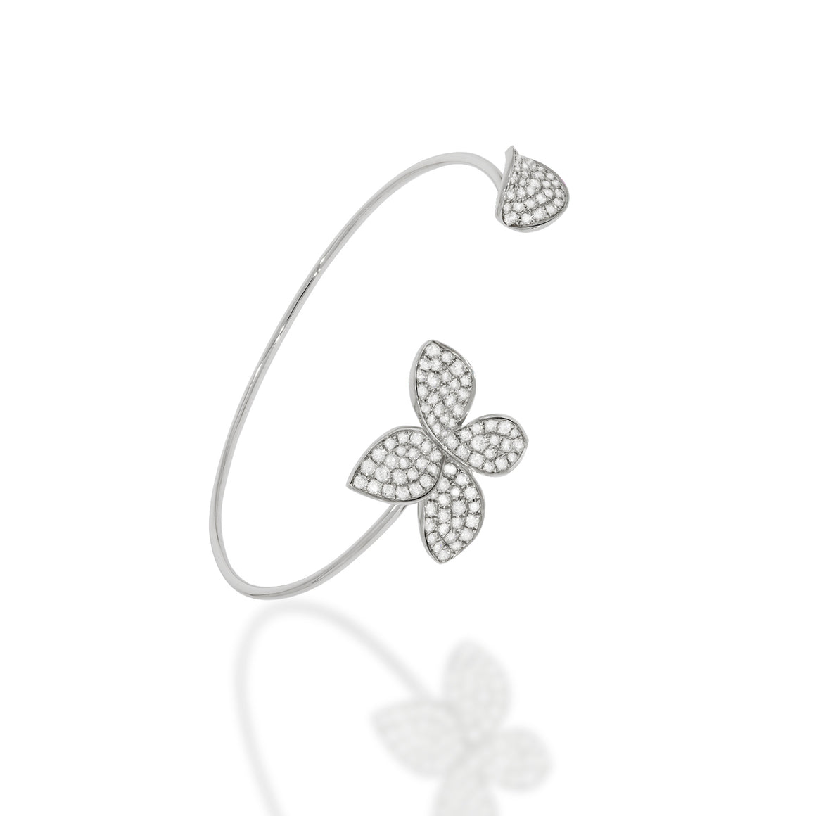 Gentle Leaf Diamond Bangle set with 115 sparkling round brilliant cut diamonds, 1.43 ct. | 18K White gold. magnificent bangle bracelet.