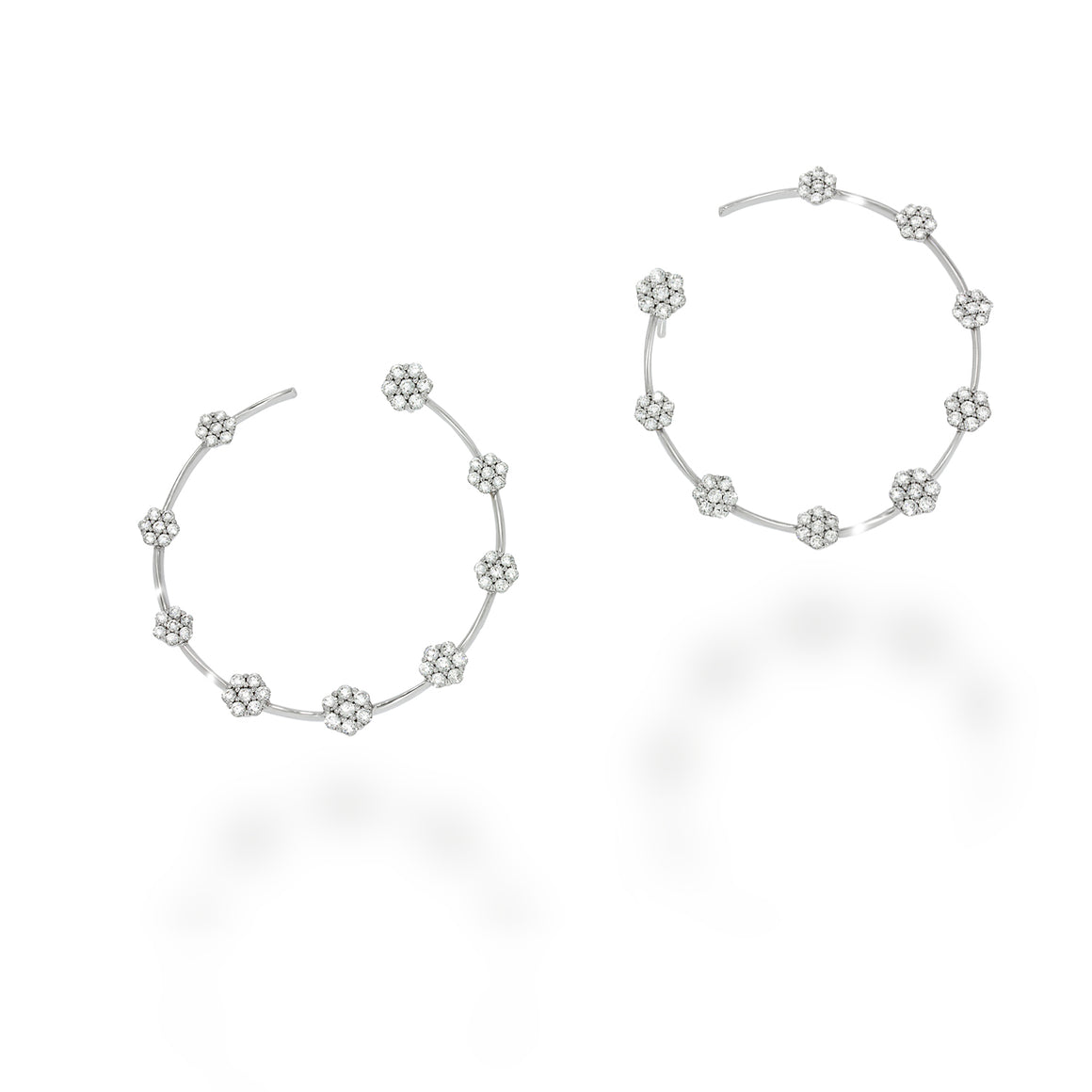 Diamonds flowers hoop earrings | decorated by 18 beautiful flowers set with 1.22ct round diamonds in 18K white gold | weddings earrings.